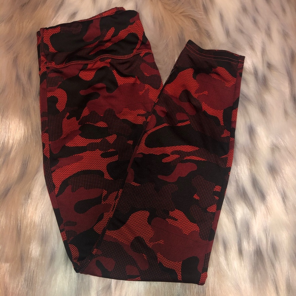 Women’s Camo Print High-Waisted Leggings